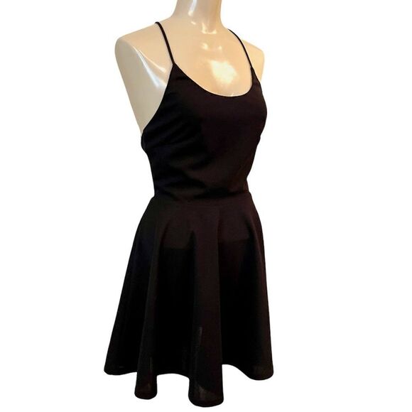 TRAC Crisscross Tie Exposed Back Fit & Flare Mini Party Dress - Picture 3 of 11